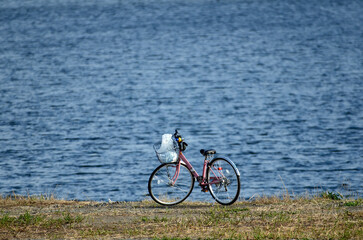 Fototapeta premium 川原の自転車