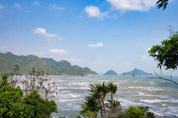 南国タイの荒波　プラヤーナコーン洞窟までの道中　タイ・プラチュワップ キーリー カン　Phraya Nakhon Cave, Thailand