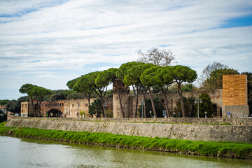 drzewa budynki uliczki piza  zabytki spacer bolonia włochy rzym