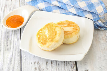 Baked cheesecakes with fruit jam