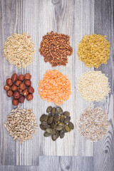 Various ingredients as source natural vitamin B6, minerals and fiber