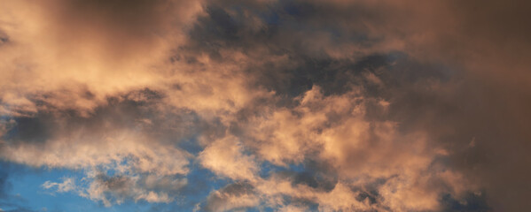 Obraz premium sky and orange sunset clouds