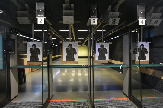 strzelnica, broń, amunicja, niebezpieczne, zagrożenie, pocisk, metal, pistolet, stal, trening, strzelecki, ćwiczenia, 
