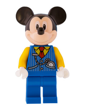 Dortmund - Deutschland 2. April 2023 lego Minifigure Mickey Mouse von Walt Disney