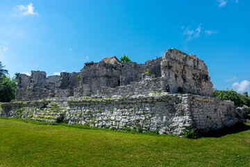 Fototapeta na wymiar Mexico ancient Mayan city on the Caribbean coast in Tulum.