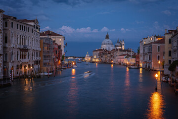 grand canal city at night 