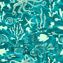 Cute summer sea seamless pattern with seaweed, shells and fish. Ocean life of a tropical reef - underwater inhabitants, starfish, shellfish and algae on a blue background © Мария Неноглядова