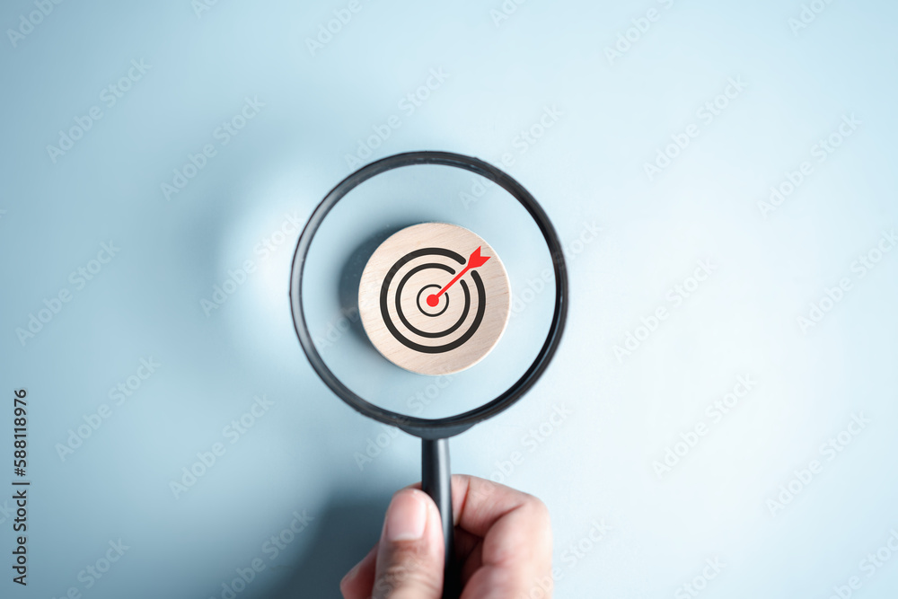 Aufkleber magnifier glass focus to target icon which for planning development leadership and customer target g