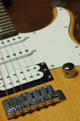 Naklejka na ściany i meble Gitara elektryczna - przetworniki, struny i mechanika instrumentu.