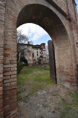 Fototapeta na wymiar Arcata Castello di Piovera