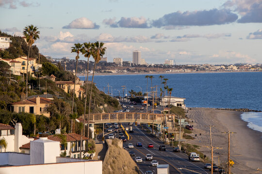 Tha Pacific Coast Highway hugs the curves of the coast looking south towards Santa Monica