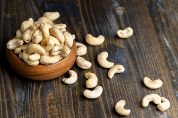 ready to eat and peeled cashew nuts