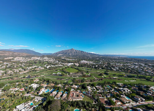 井田幸昌　Landscape of Marbella Tour this $22 million Marbella mansion built from marble