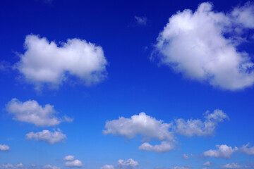 Fototapeta na wymiar white clouds and sky photo 