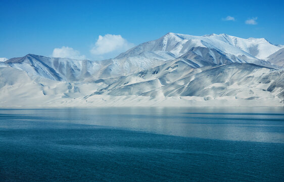 Scenery of Baisha Lake in Kashgar, Xinjiang      