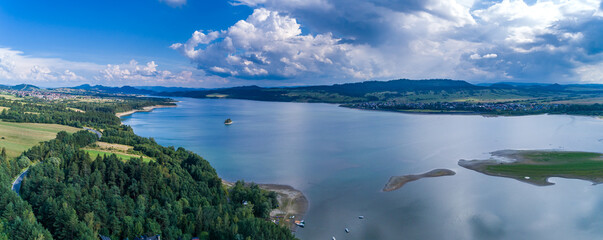 Jezioro Czorsztyńskie z lotu ptaka