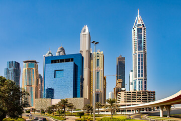 DUBAI, VAE  Das Panorama mit  den Wolkenkratzern der Innenstadt. 