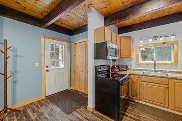 Renovated cabin in northern New England with modern rustic amenities