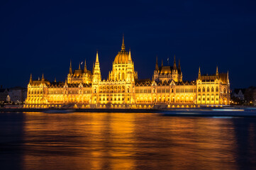 Fototapeta premium The Hungarian Parliament Building in Budapest