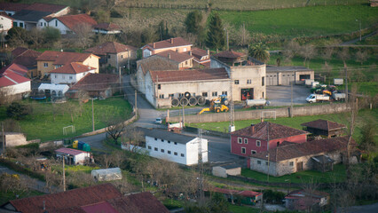 Fototapeta na wymiar Almacén en pueblo en valle