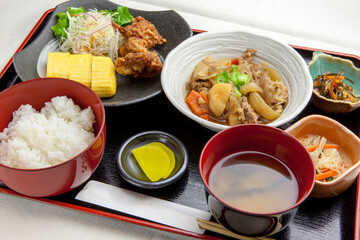 肉じゃが定食