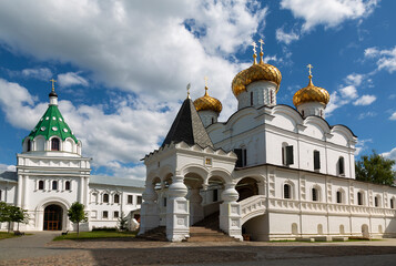 Fototapeta na wymiar Ipatiev Monastery with the Trinity Cathedral and the Holy Gates with the gate church of Chrysanthus and Daria. Kostroma, Russia