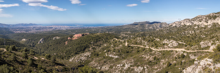 the Etoile chain, mountain separating Marseille from Aix-en-Provence