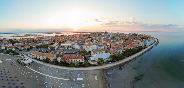 Veduta aerea della citt&agrave; di Grado in provincia di Gorizia , Friuli Venezia Giulia.
Aerial view of the city of Grado in the province of Gorizia, Friuli Venezia Giulia.
