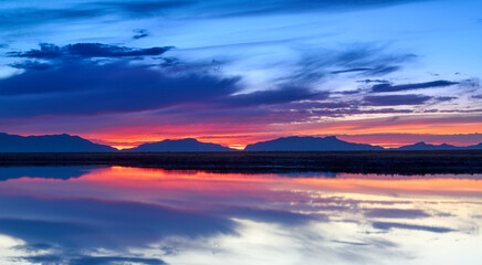 Fototapeta na wymiar Sunset on Holloman Lake just outside of White Sands National Park, NM.