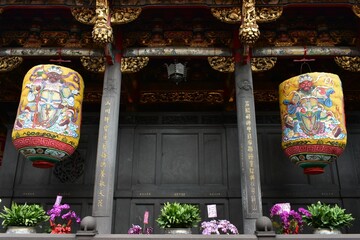 lantern hangon the chinese corridor temple