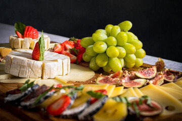 cheese and grapes