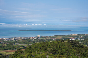 Fototapeta na wymiar 石垣島から見える竹富島