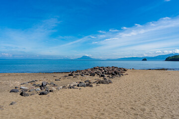知林ヶ島の砂州から見る桜島