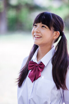 笑顔の中学生
