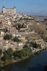Fototapeta na wymiar La hermosa ciudad de Toledo España vista desde uno de sus miradores