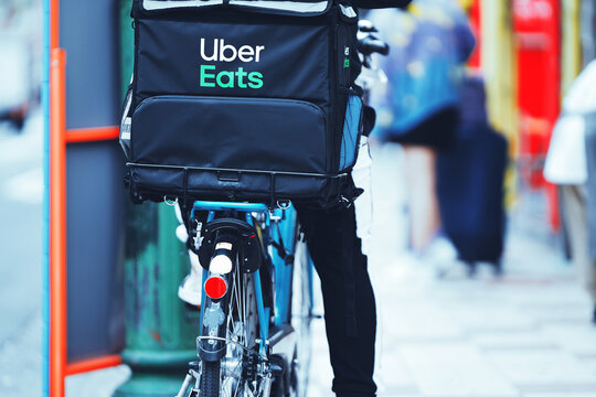 Uber Eats デリバリー ロゴマーク