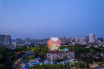 Obraz premium Shennong Park Ferris Wheel in Zhuzhou City, China