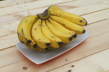 Ambon moss bananas are straight with a length of 15-17 cm and a diameter of 42 mm with a fairly...