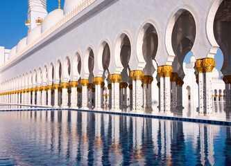 Sheikh Zayed Grand Mosque of white marble in Abu Dhabi, UAE