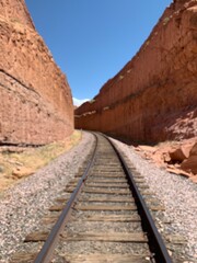 rail dans un canyon