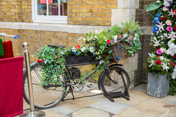 Obraz na płótnie Canvas Bicycle with flowers