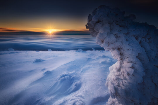 Fototapeta Babia Góra - Beskidy - wschód słońca - zima