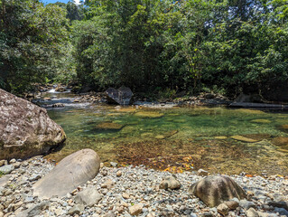 Rio en la montaña comarca 