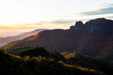Fototapeta na wymiar Autumn sunrise in Puigsacalm peak, La Garrotxa, Spain