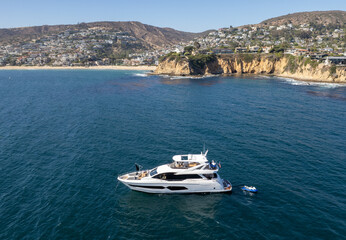 Fototapeta na wymiar Yacht in Emerald Bay