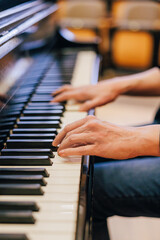 Obraz premium playing the piano