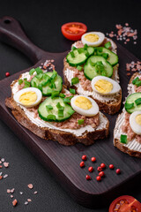 Delicious sandwiches consisting of grilled toast, canned tuna, cream cheese