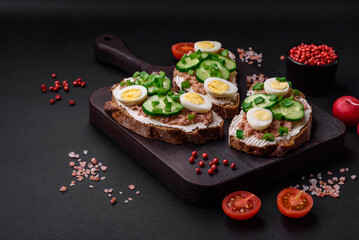 Delicious sandwiches consisting of grilled toast, canned tuna, cream cheese