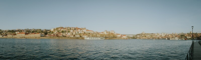 Fototapeta na wymiar Panorama of Porto e Gaia with the Douro river