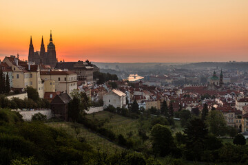 Fototapeta premium Early morning view of St. Vitus cathedral and the Lesser Side in Prague, Czech Republic